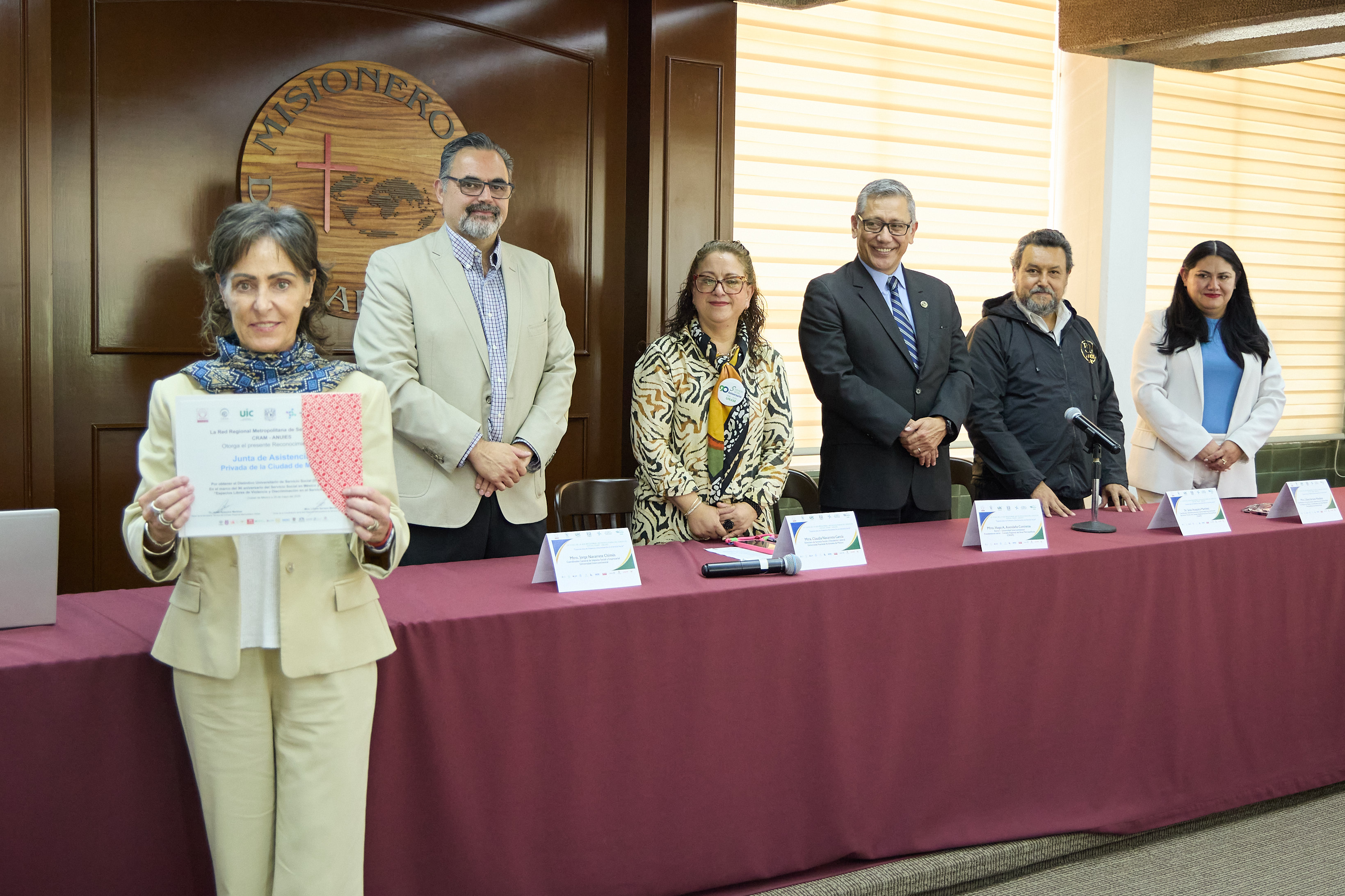 Por s&eacute;ptimo a&ntilde;o consecutivo, la JAPCDMX recibi&oacute; el Distintivo Universitario de Servicio Social